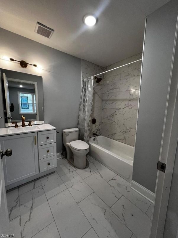Bathroom, Interior, Marble, Marble Walls, Recessed Lighting