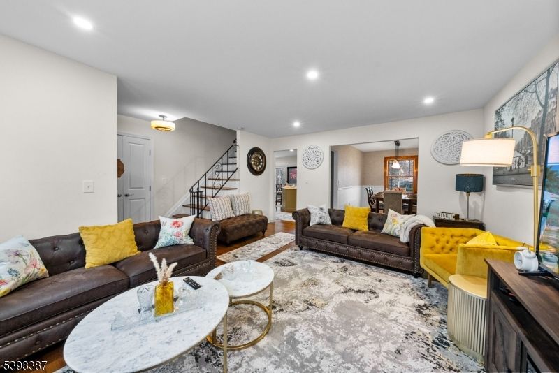 Dining room, Interior, Living room, Pendant Lights, Recessed Lighting