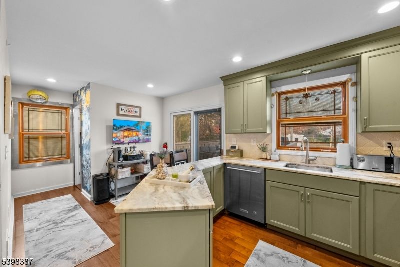 Interior, Kitchen, Pendant Lights, Recessed Lighting, Wood Texture Flooring