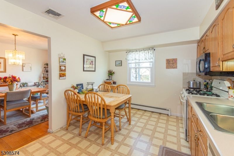 Chandelier, Dining room, Interior, Kitchen, Wood Texture Flooring