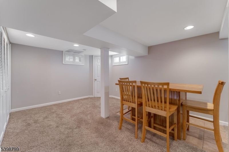 Dining room, Interior, Recessed Lighting