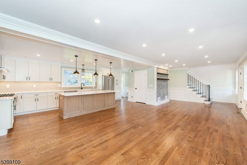 Interior, Kitchen, Pendant Lights, Recessed Lighting, Wood Texture Flooring