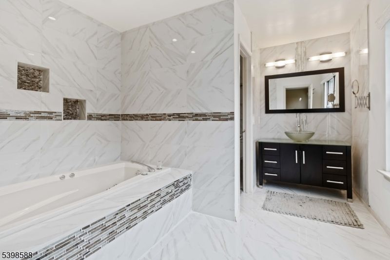 Bathroom, Interior, Marble, Marble Walls