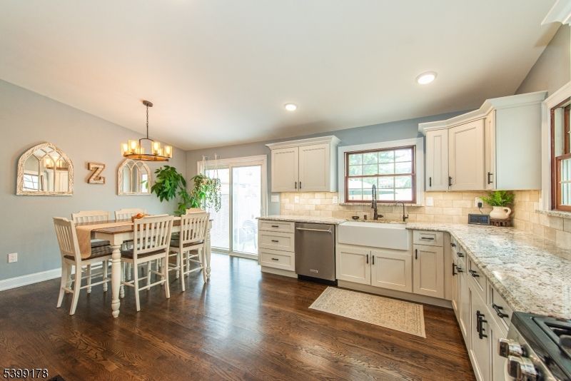 Chandelier, Dining room, Interior, Kitchen, Recessed Lighting, Wood Texture Flooring