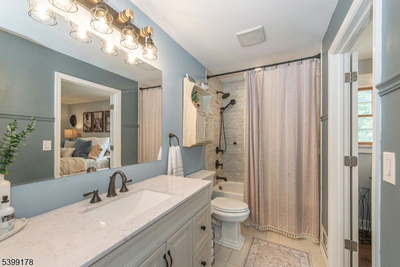 Bathroom, Bedroom, Interior