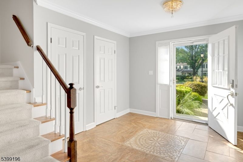Chandelier, Interior