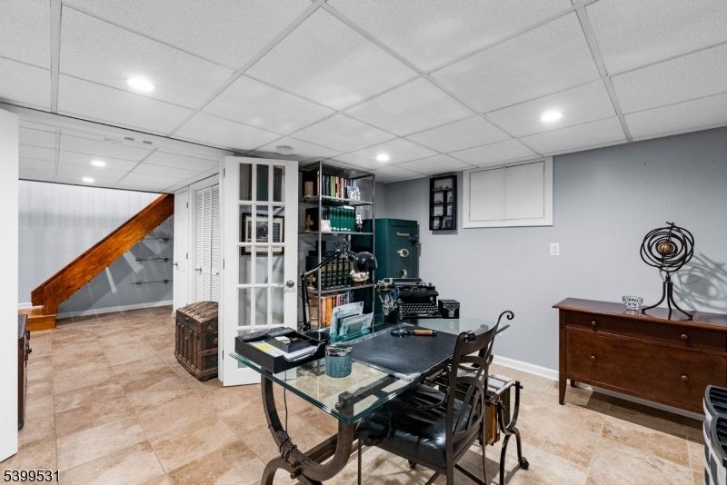 Dining room, Interior, Recessed Lighting