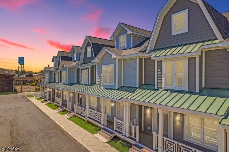 Exterior, Facade, Queen Anne Victorian