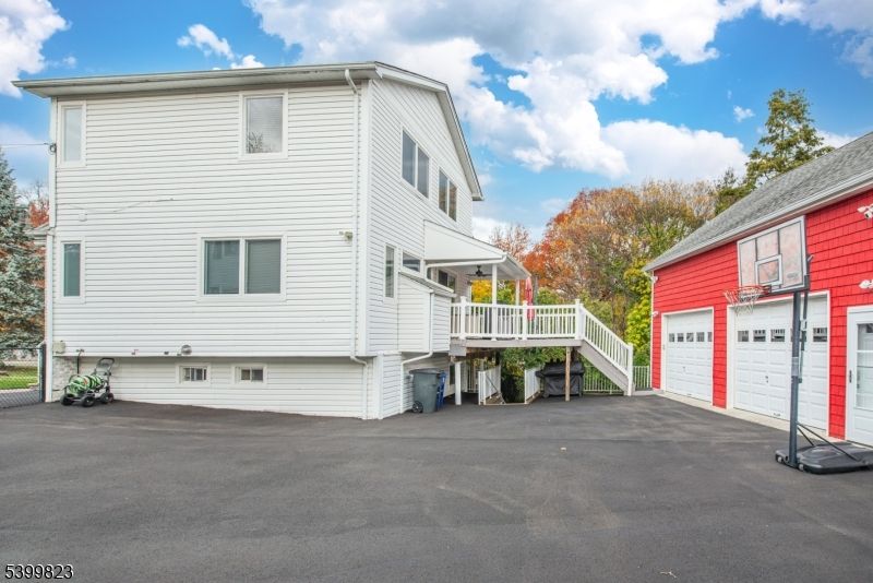 Detached Garage, Exterior
