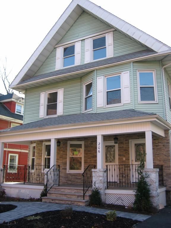 Exterior, Facade, Queen Anne Victorian
