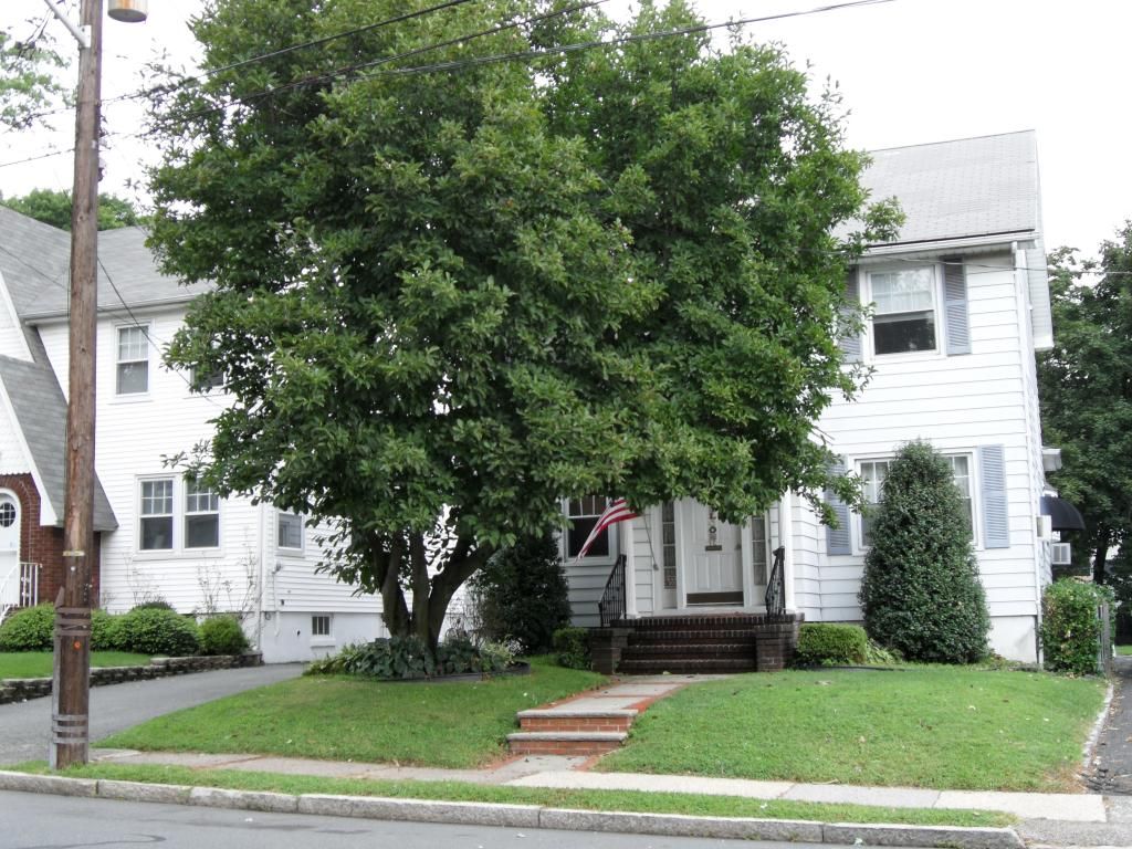 Exterior, Facade, American Foursquare