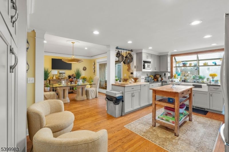 Dining room, Interior, Kitchen, Pendant Lights, Recessed Lighting, Wood Texture Flooring