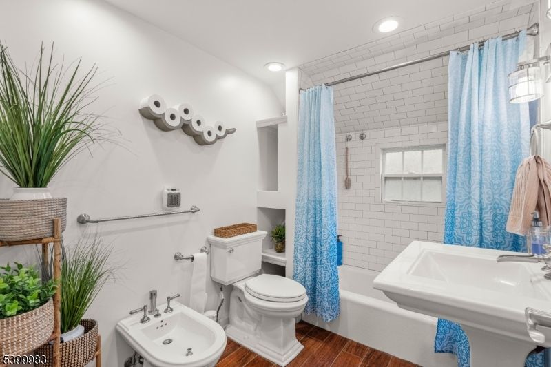 Bathroom, Interior, Recessed Lighting, Wood Texture Flooring