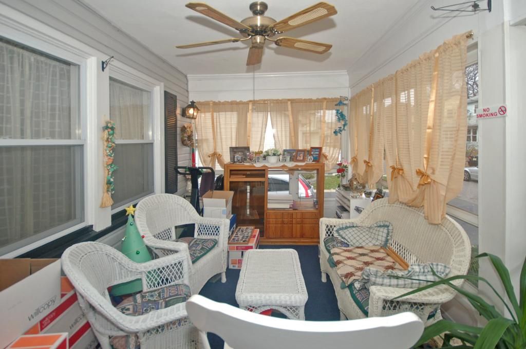 Dining room, Interior, Living room, Pendant Lights
