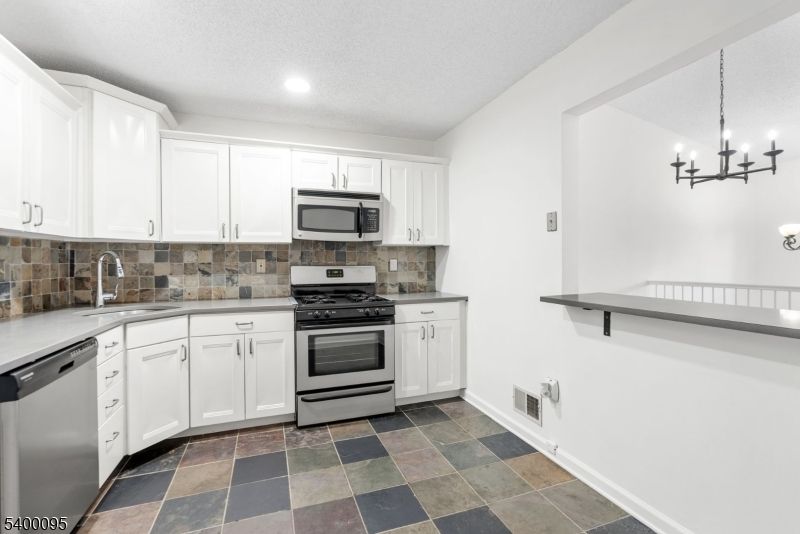Chandelier, Interior, Kitchen, Recessed Lighting, Stainless Steel Appliances
