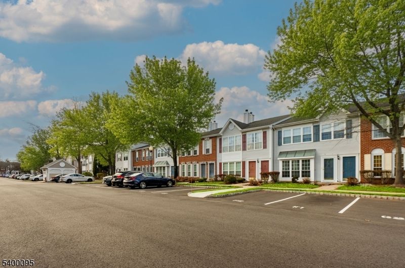 Exterior, Facade, Brick Facade, Rowhouse