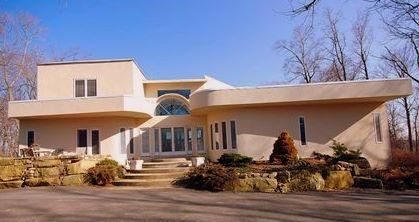 Exterior, Facade, Modern