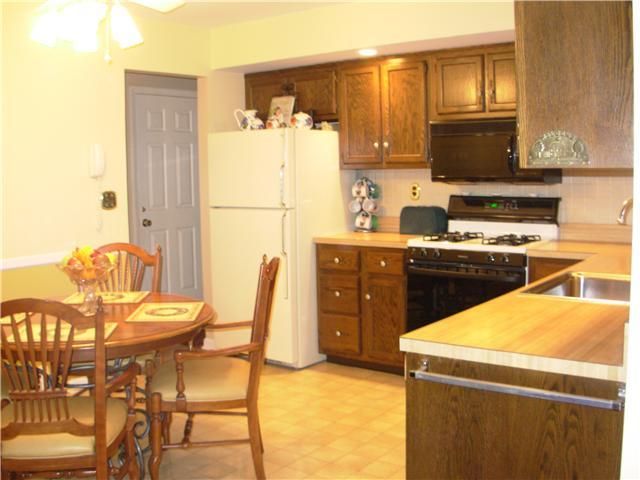 Dining room, Interior, Kitchen, Recessed Lighting, Stainless Steel Appliances