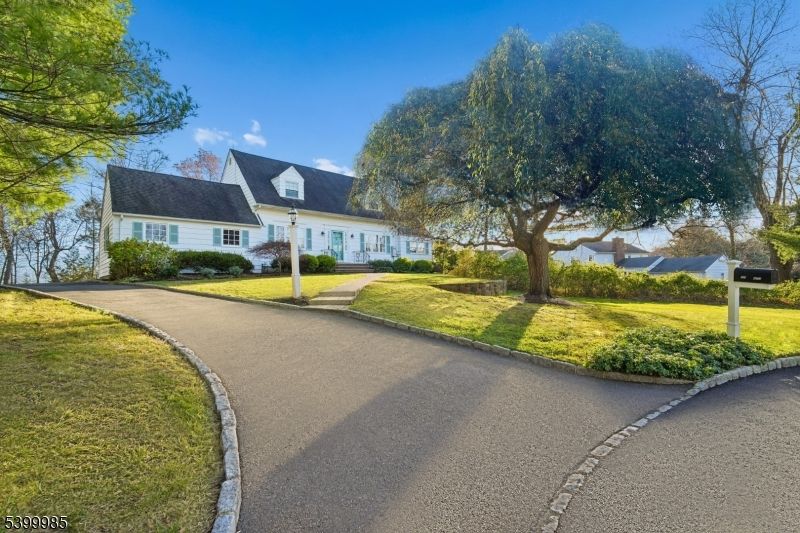 Exterior, Facade, Cape Cod