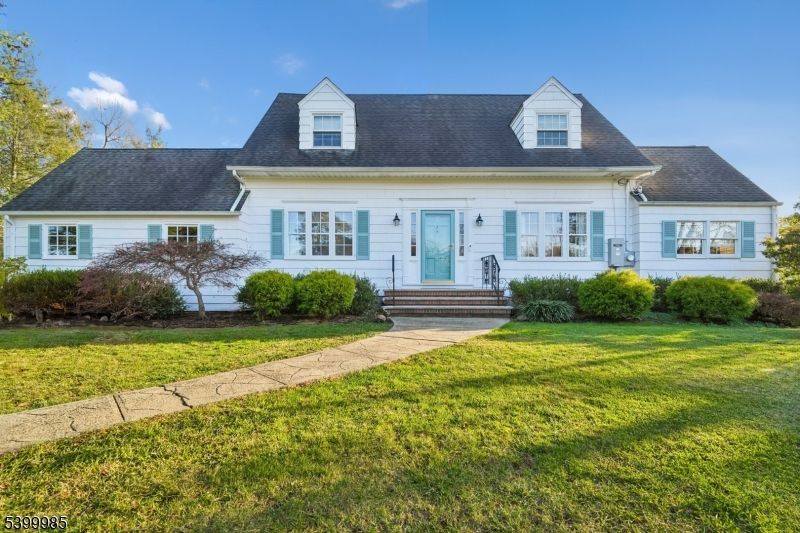 Exterior, Facade, Cape Cod