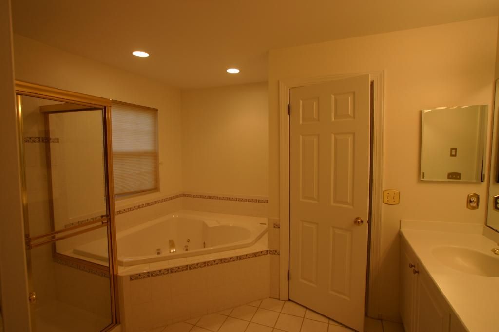 Bathroom, Interior, Recessed Lighting