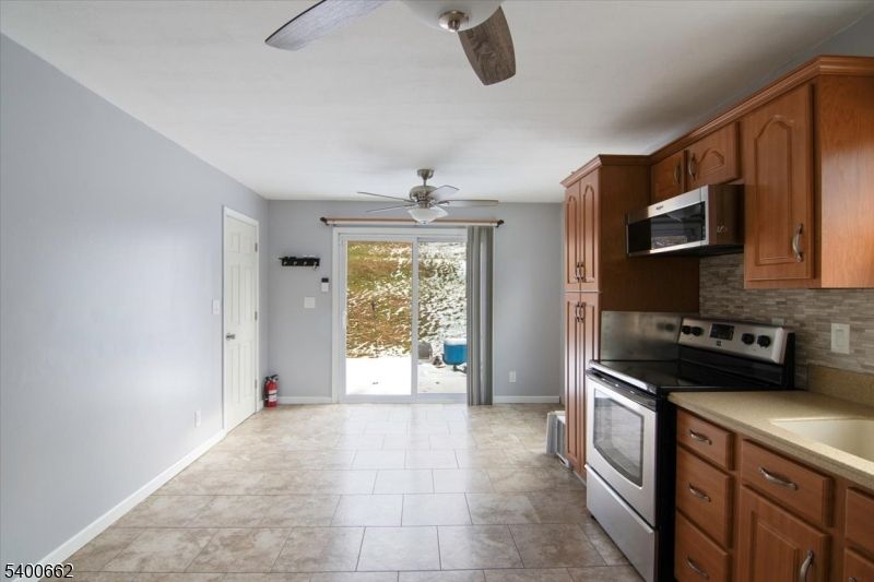 Empty room, Interior, Kitchen, Stainless Steel Appliances