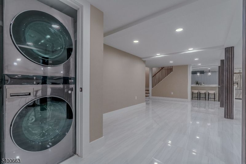 Interior, Pendant Lights, Recessed Lighting, Utility Closets, Washer