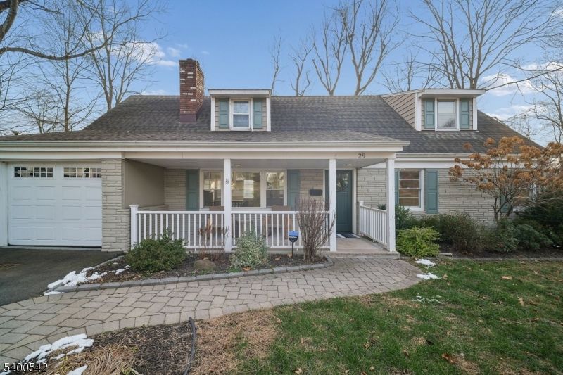 Attached, Exterior, Facade, Cape Cod