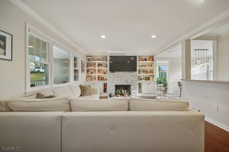 Fireplace, Interior, Living room, Pendant Lights, Recessed Lighting, Wood Texture Flooring