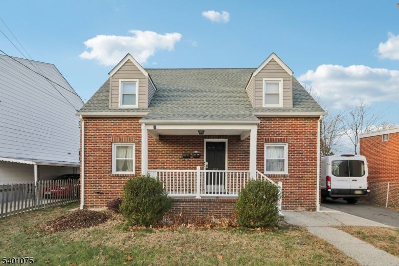 Exterior, Facade, Brick Facade, Cape Cod