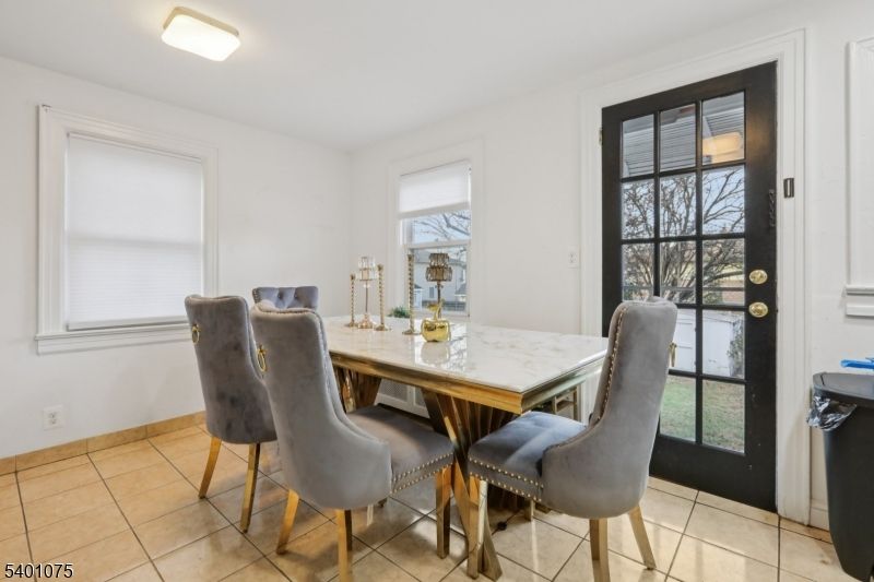 Dining room, Interior