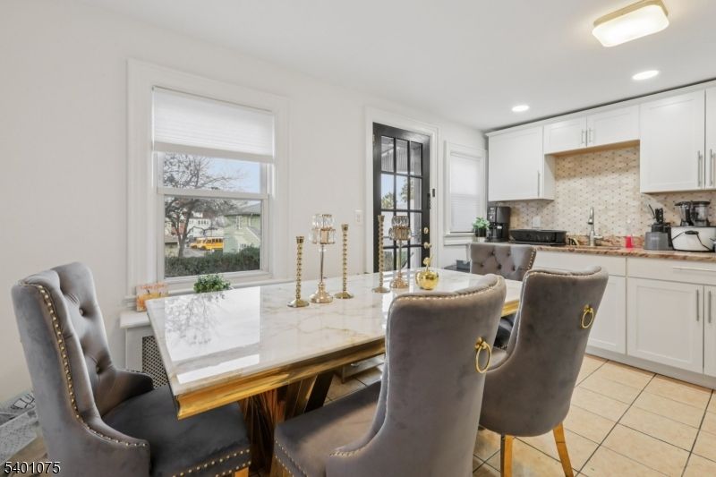 Dining room, Interior, Kitchen, Recessed Lighting