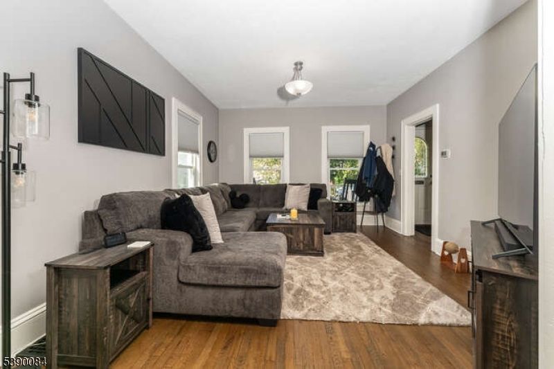 Interior, Living room, Pendant Lights, Wood Texture Flooring