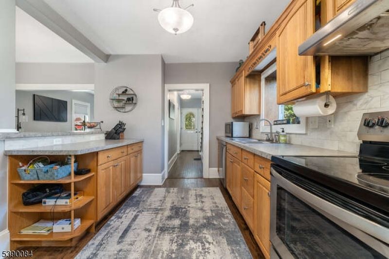 Interior, Kitchen, Pendant Lights, Wood Texture Flooring
