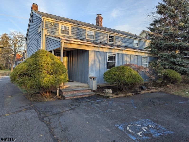 Exterior, Facade, Georgian