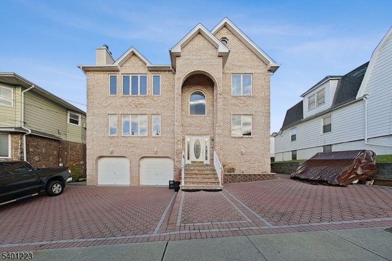 Attached, Exterior, Facade, Brick Facade, Rowhouse