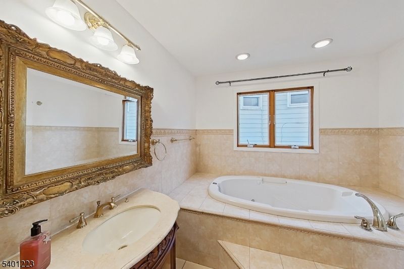 Bathroom, Interior, Recessed Lighting