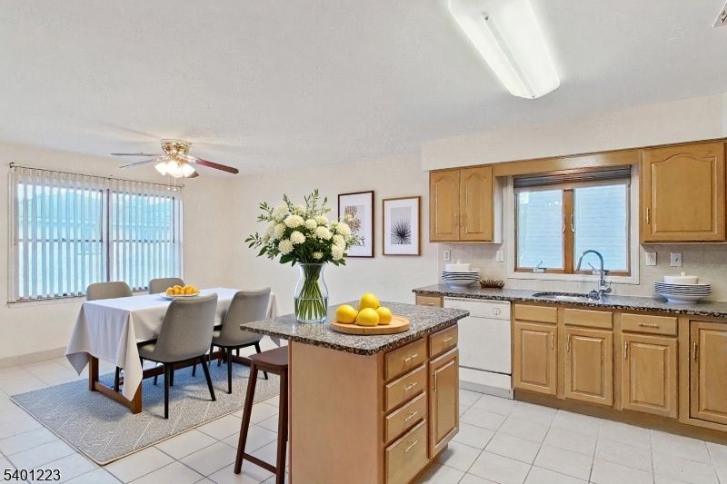 Dining room, Interior, Kitchen, Water