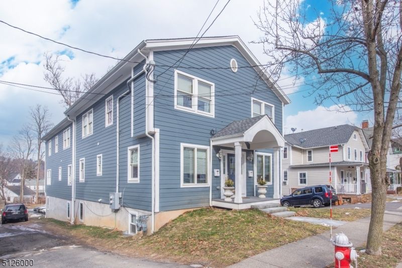 Exterior, Facade, Queen Anne Victorian