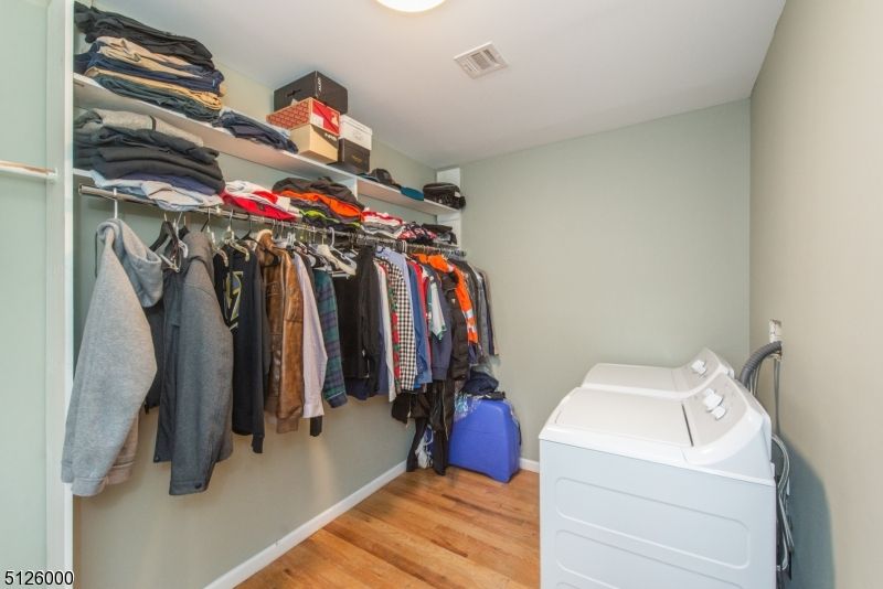 Interior, Walk-in Closets, Washer, Wood Texture Flooring