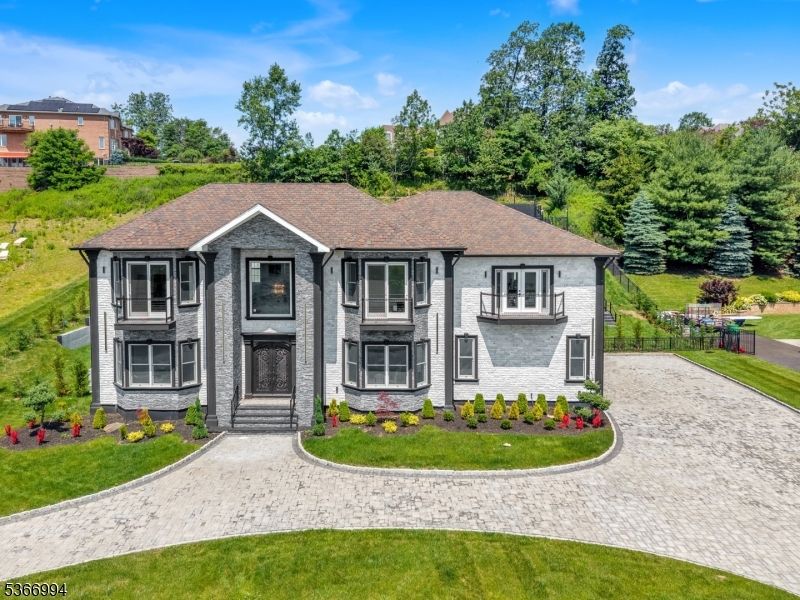 Exterior, Facade, Georgian