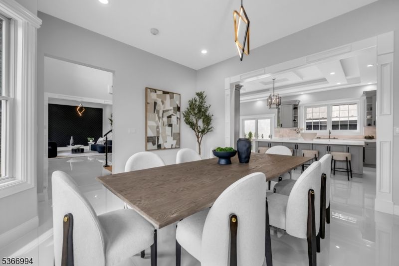 Dining room, Interior, Pendant Lights, Recessed Lighting