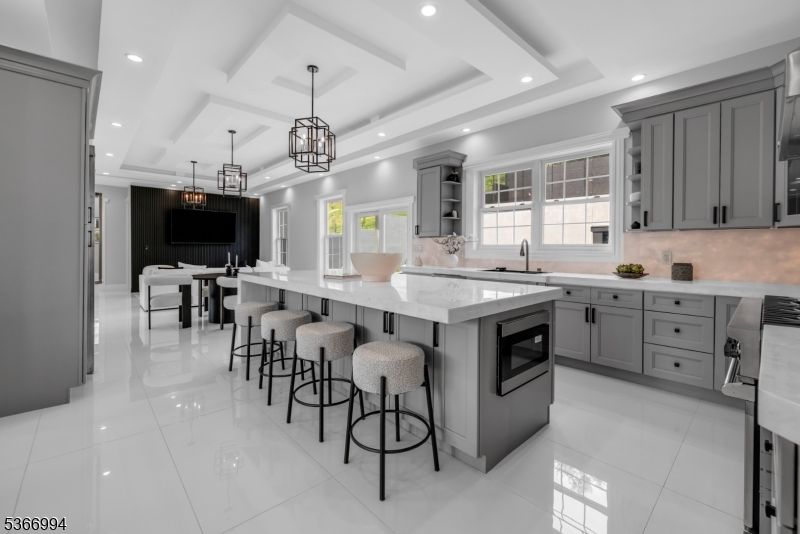 Chandelier, Dining room, Interior, Kitchen, Pendant Lights, Recessed Lighting, Stainless Steel Appliances