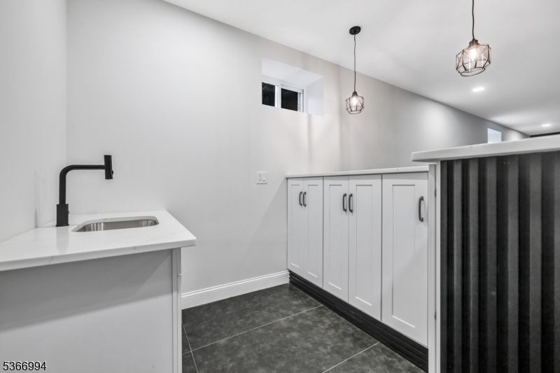 Bathroom, Interior, Pendant Lights, Recessed Lighting