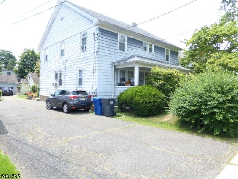 Exterior, Facade, Queen Anne Victorian