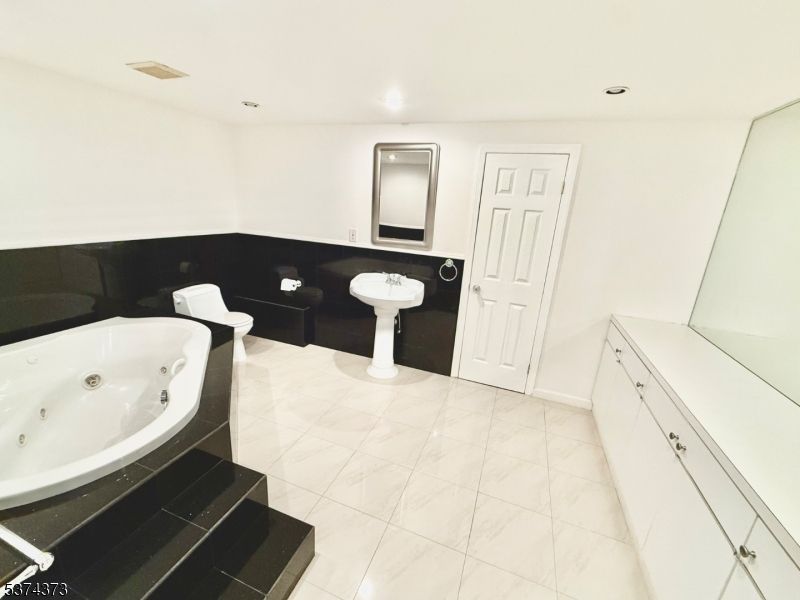 Bathroom, Interior, Marble, Recessed Lighting