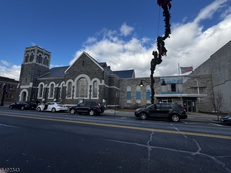 Exterior, Facade, Queen Anne Victorian
