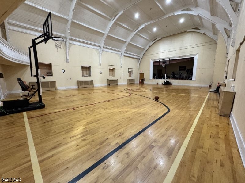 Fitness Equipment, Interior, Recessed Lighting, Wood Texture Flooring