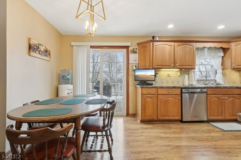 Dining room, Interior, Kitchen, Pendant Lights, Recessed Lighting, Wood Texture Flooring