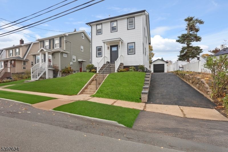 Attached, Backyard, Exterior, Facade, Georgian